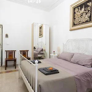 Da Alessia Per Dormire Al Coppedé Bed & Breakfast